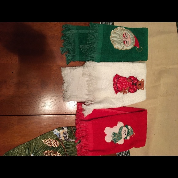 Never Used Vintage Xmas Towel & Pot Holder Bundle - Picture 5 of 5